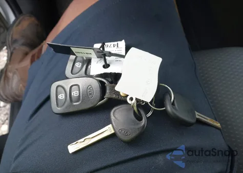 2013 Kia Sorento из США, поврежденный, VIN 5XYKTDA20DG347612